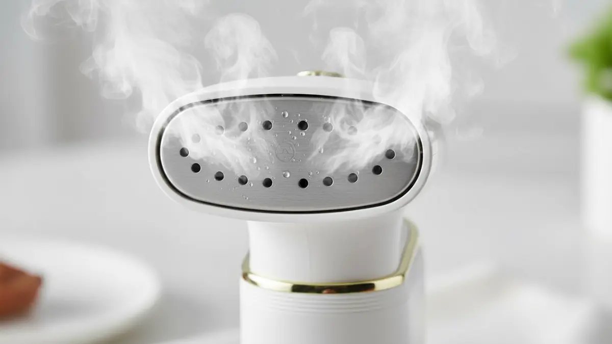 Why Your Next Trip Needs the Best Compact Travel Steamer (And Which One I Actually Use)